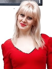 Sandrina shows off sexy red dress and her body