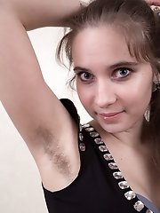 Sirena flaunts her new black dress looking sexy